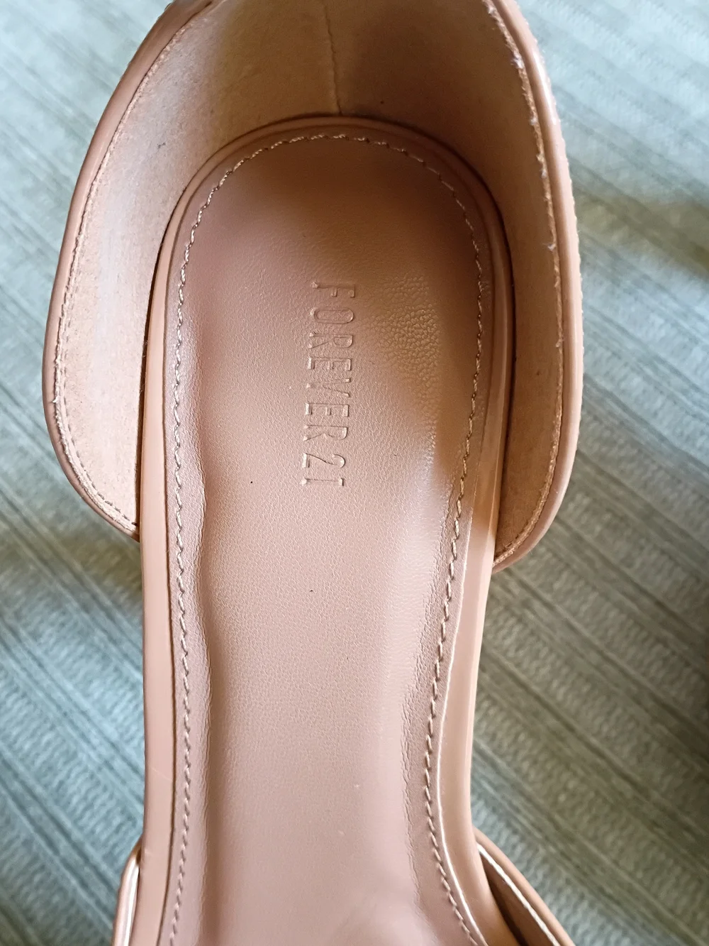Forever 21 Nude Patent Leather Platform Heels Ankle Strap Block Heel Size 9